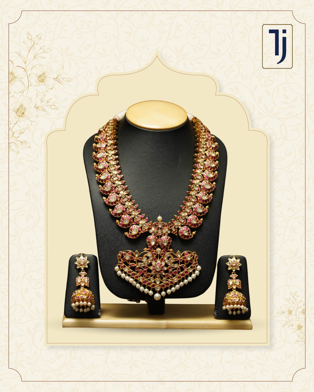 TJ Jewellery necklace showcase